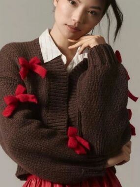 Anthropology Maeve OS Alicia 3d bow cable knit brown-red crop cardigan coquette